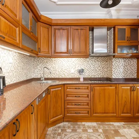 Close Beach Wide Duplex Sea View And Big Terrace Antalya